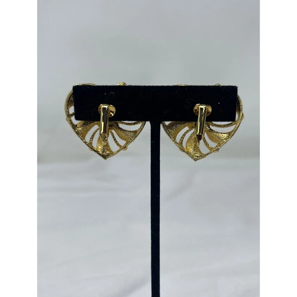 Avon Romantic Trellis Heart Clip On Earrings Gold Tone Rhinestone Swirl Vintage